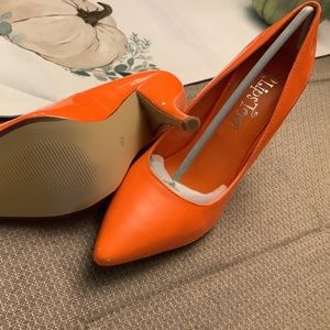 2 Lips Too Neon Orange High Heels, Size 7.5